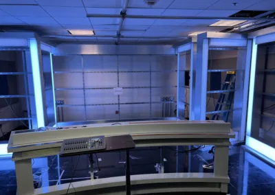 A room with a desk in it.